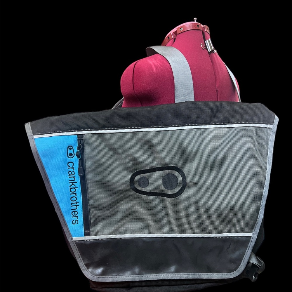 Crank Brothers Alley Messenger Bag Like new!